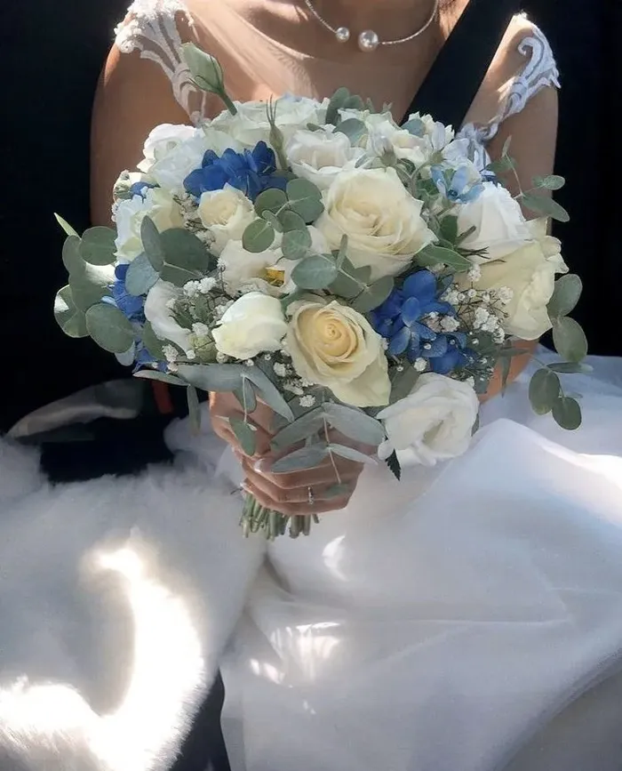 Ramo de novia blanco y azul